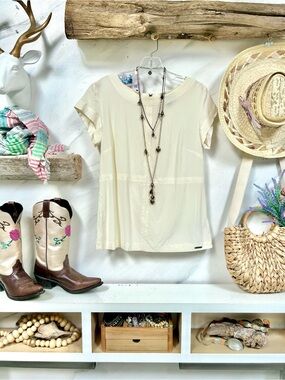 Barbour SILK Cream Short-Sleeve blouse w resort vacay chic luxury vibe